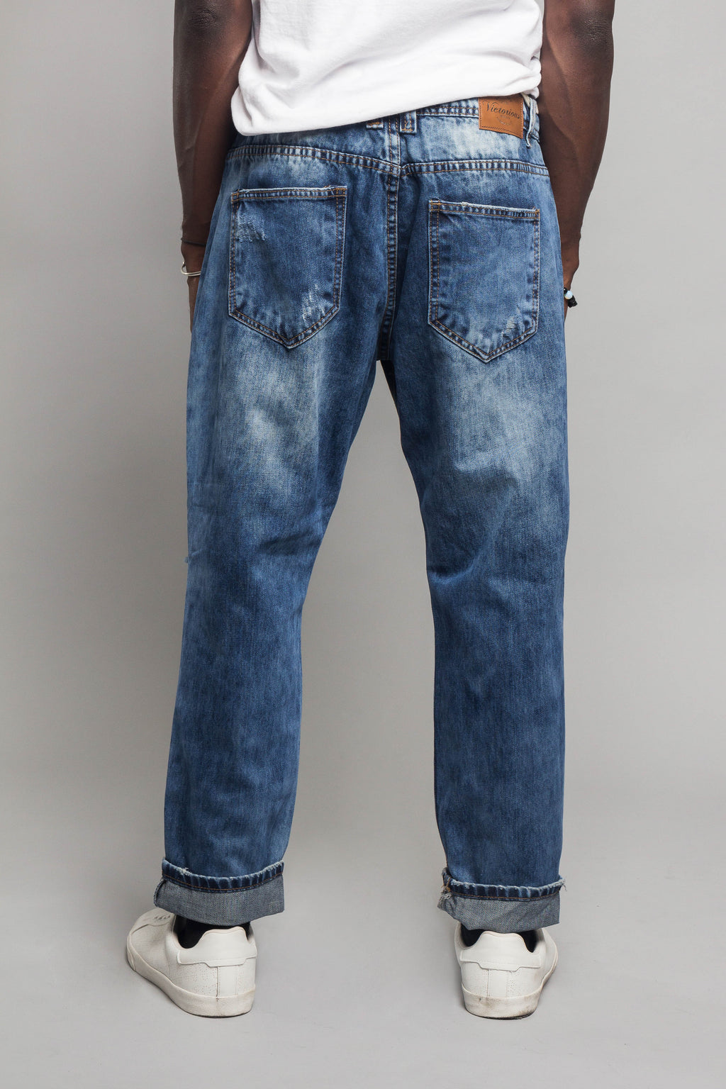 Distressed Cropped Jeans