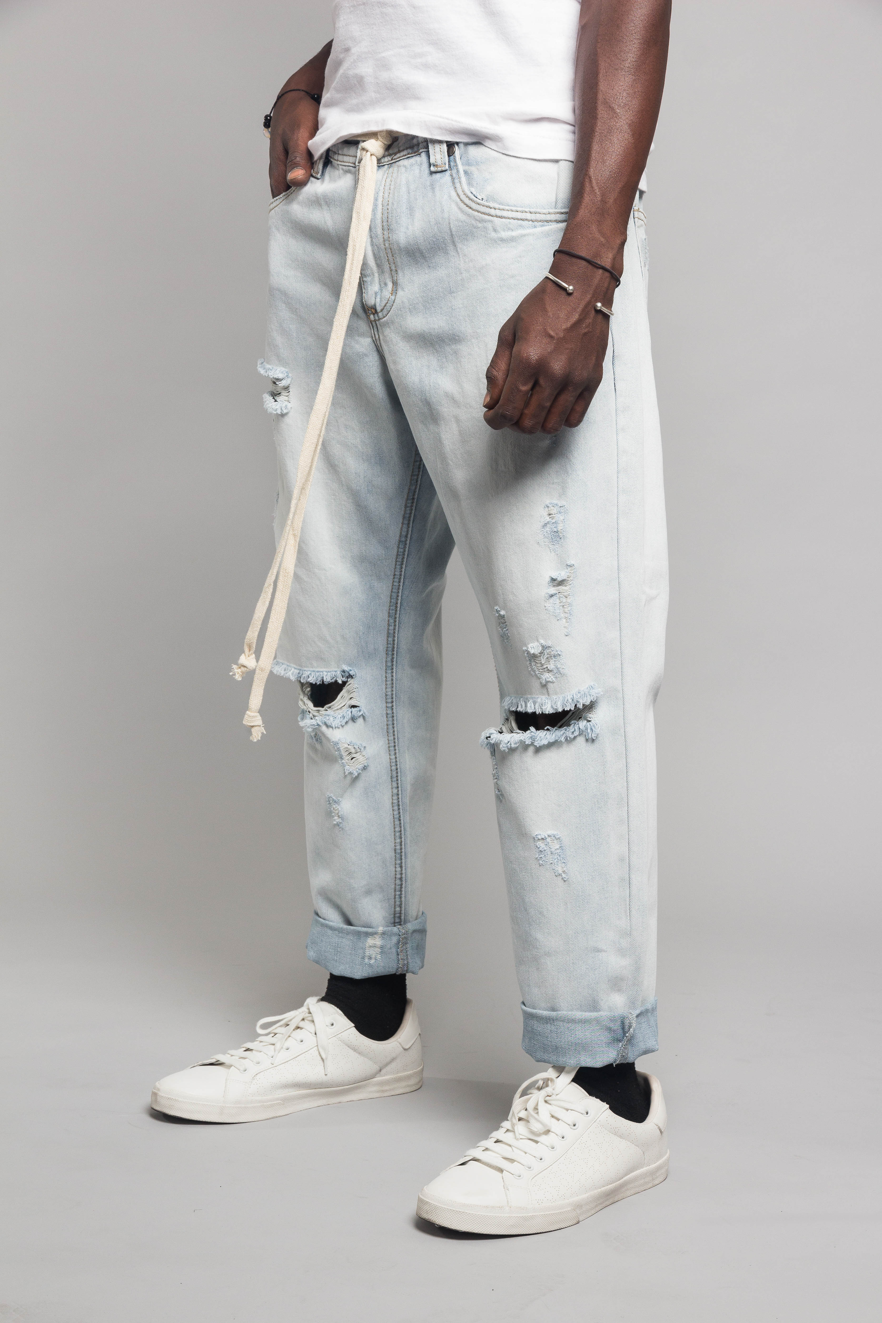 Distressed Cropped Jeans