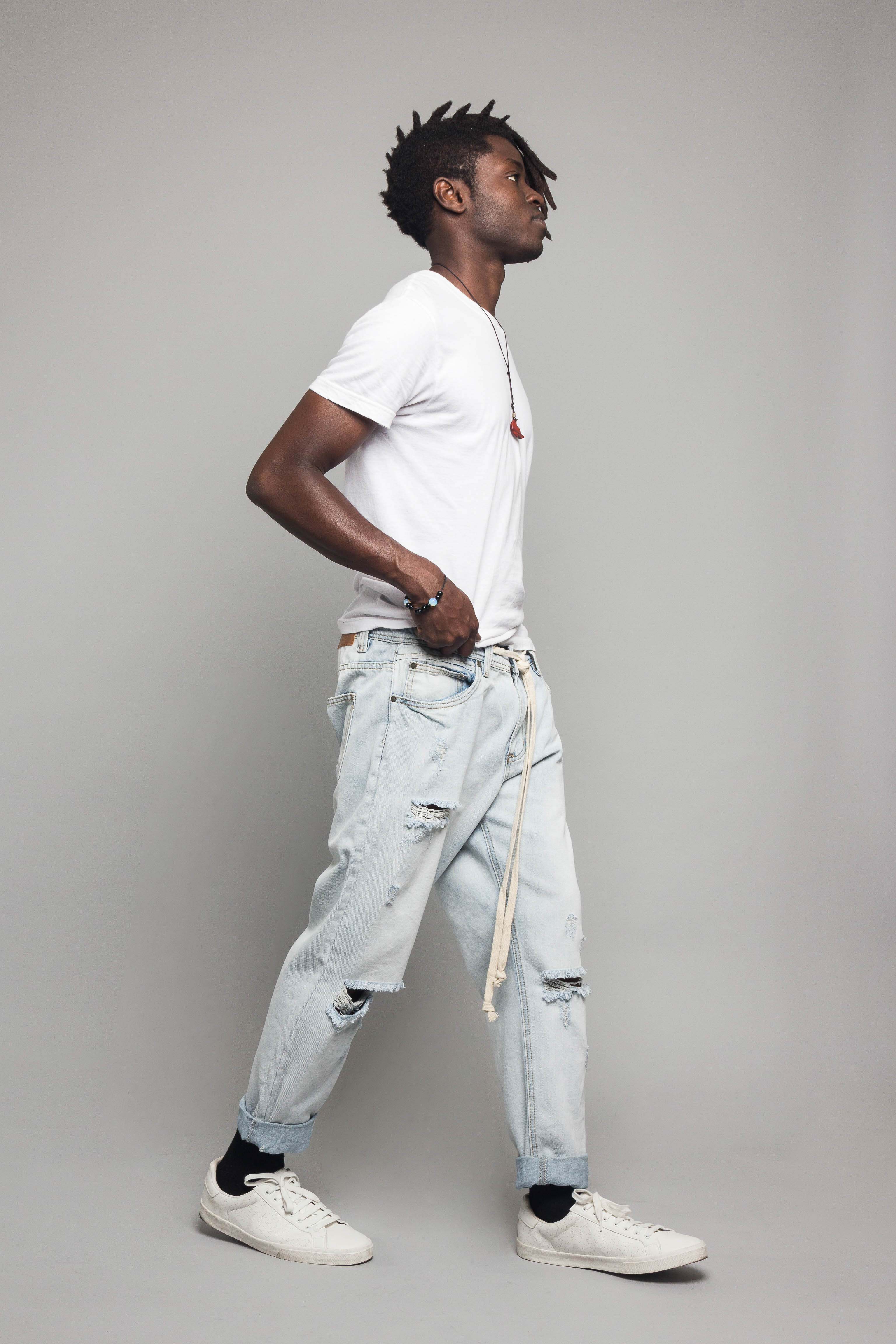 Distressed Cropped Jeans